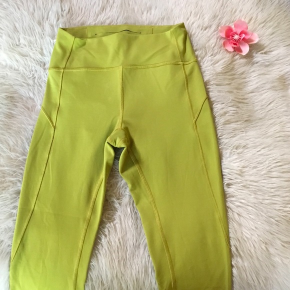 Lululemon in movement tight 6 golden lime - Picture 2 of 6